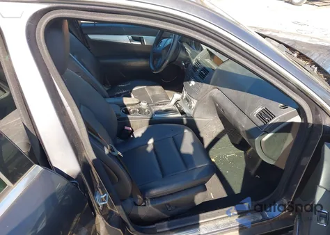 2009 Mercedes-Benz C 300 Luxury/Sport z USA, uszkodzony, nr VIN WDDGF54X29R056814